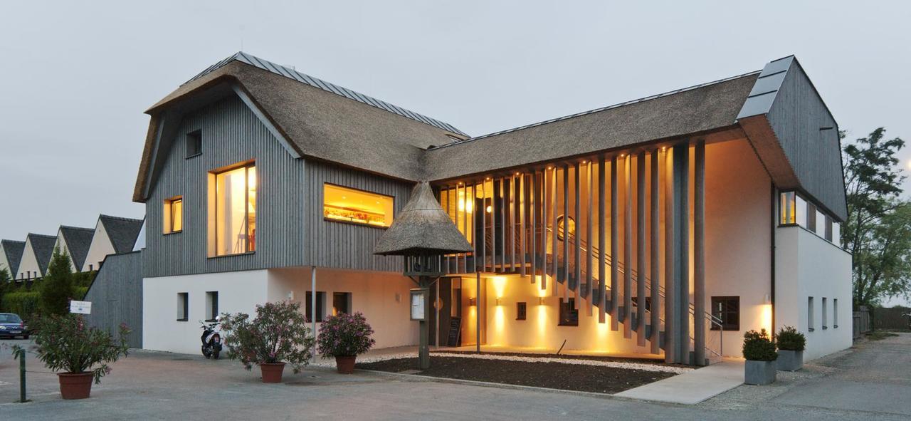 Hoteldorf Seepark Weiden Weiden am See Exterior photo